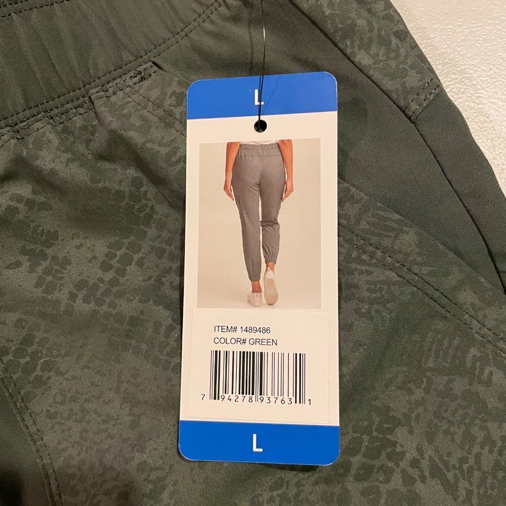 DKNY Sport Embossed Snakeskin Jogger Capri Pants Green Womens - Picture 4 of 4